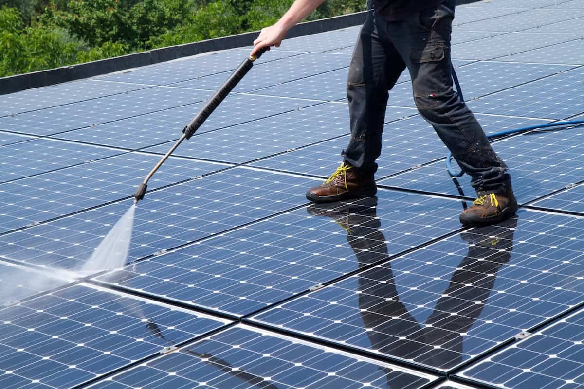 washing and cleaning solar panels