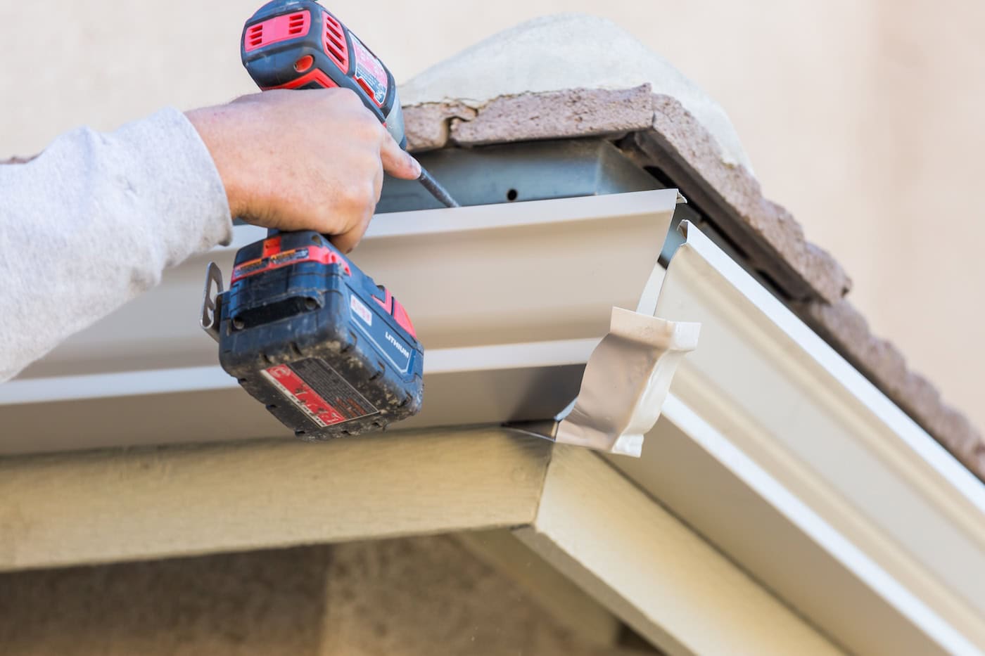 cordless drill for gutter install